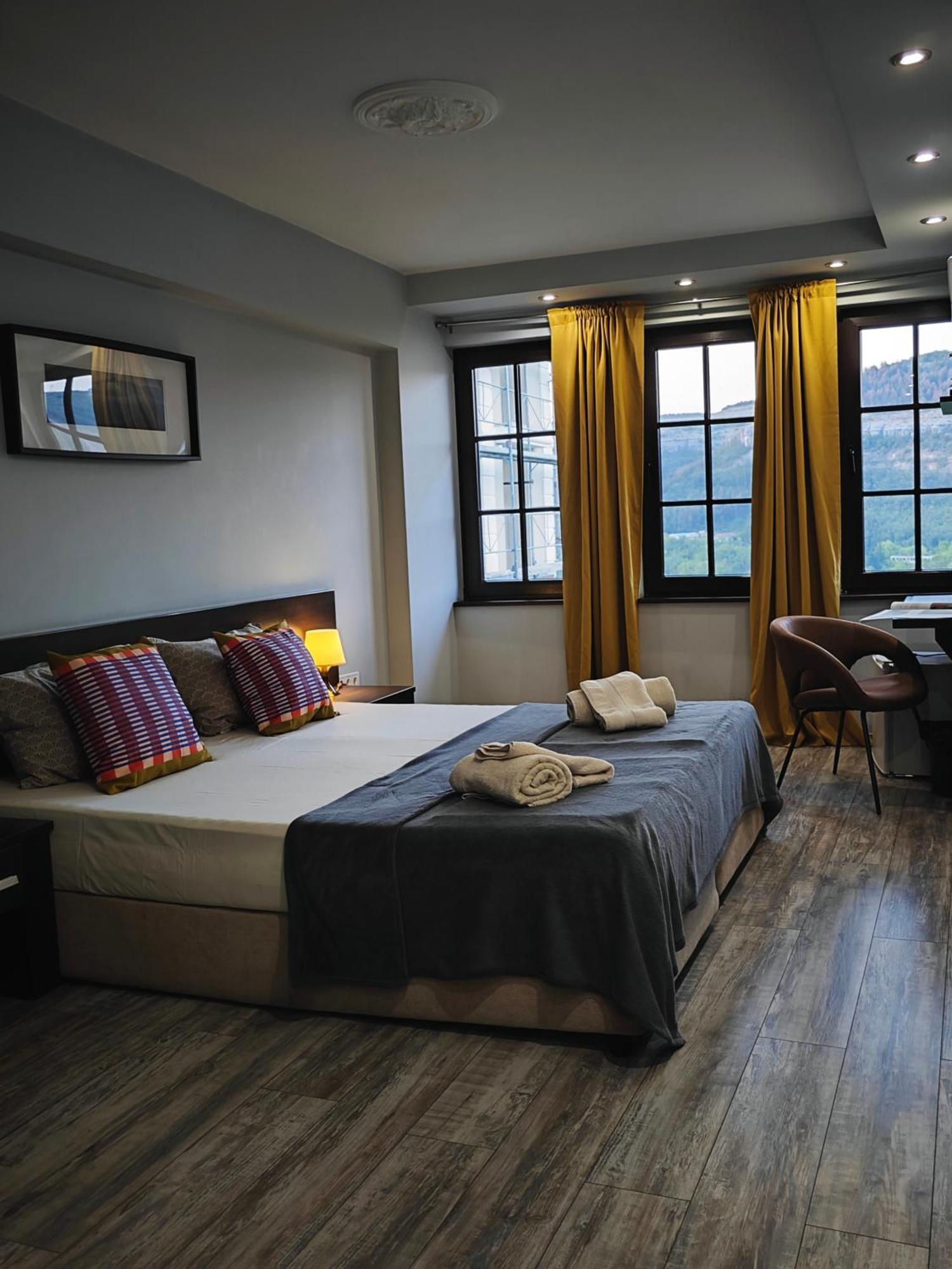 The Hill Hotell Veliko Tărnovo Exteriör bild